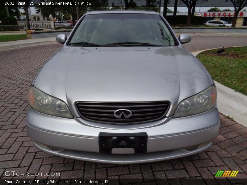 Brilliant Silver Metallic / Willow 2002 Infiniti I 35