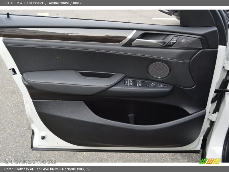 Alpine White / Black 2016 BMW X3 xDrive28i