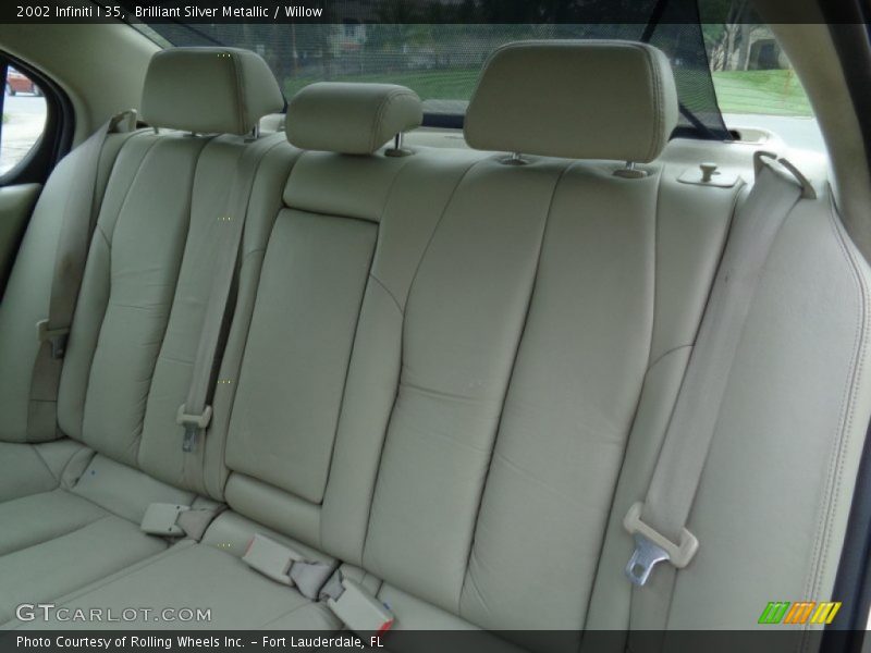 Brilliant Silver Metallic / Willow 2002 Infiniti I 35