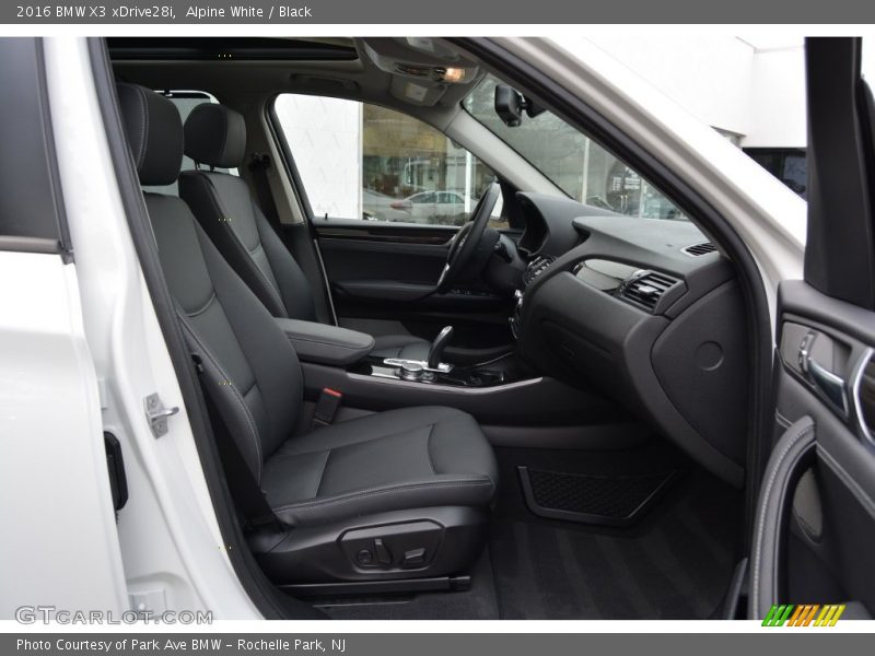 Alpine White / Black 2016 BMW X3 xDrive28i