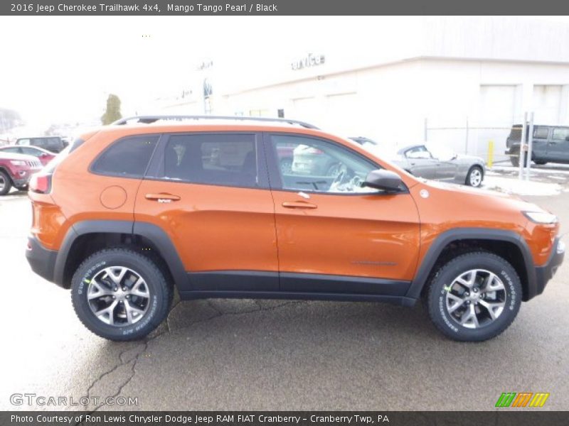 Mango Tango Pearl / Black 2016 Jeep Cherokee Trailhawk 4x4