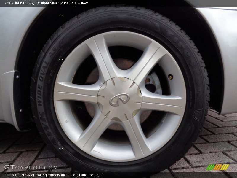 Brilliant Silver Metallic / Willow 2002 Infiniti I 35