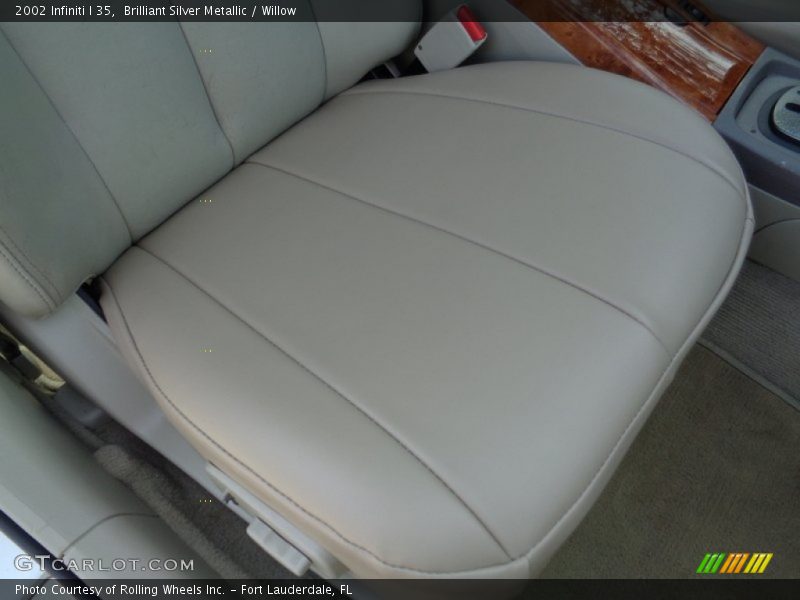 Brilliant Silver Metallic / Willow 2002 Infiniti I 35