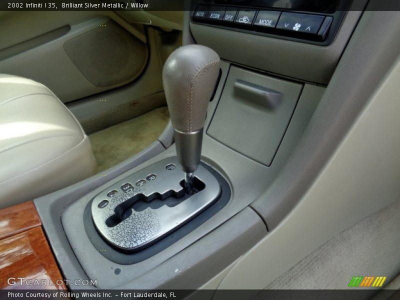 Brilliant Silver Metallic / Willow 2002 Infiniti I 35