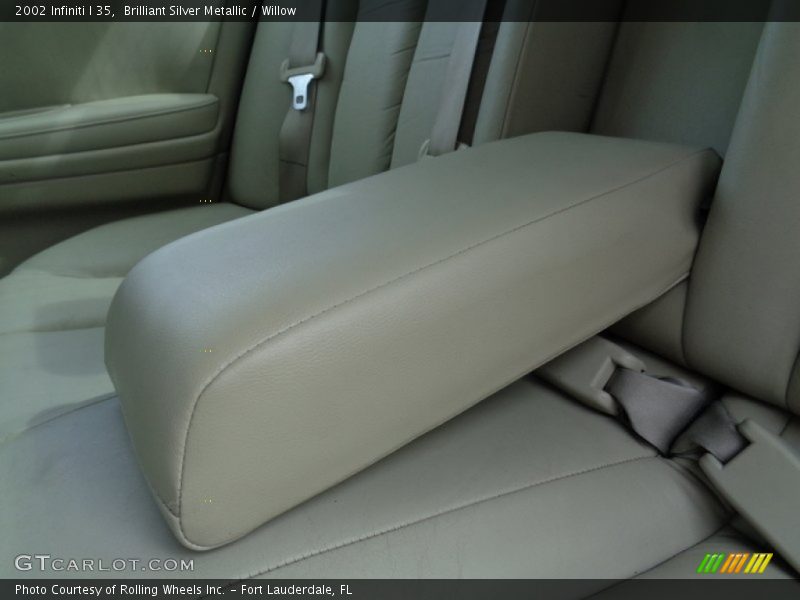 Brilliant Silver Metallic / Willow 2002 Infiniti I 35