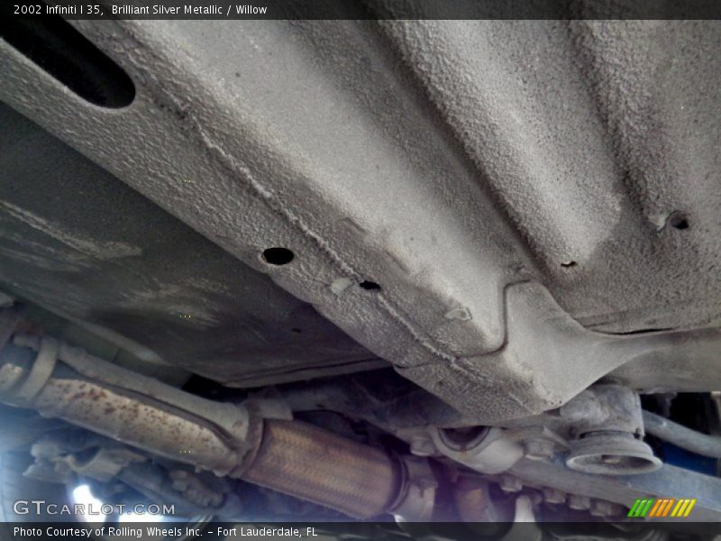 Brilliant Silver Metallic / Willow 2002 Infiniti I 35