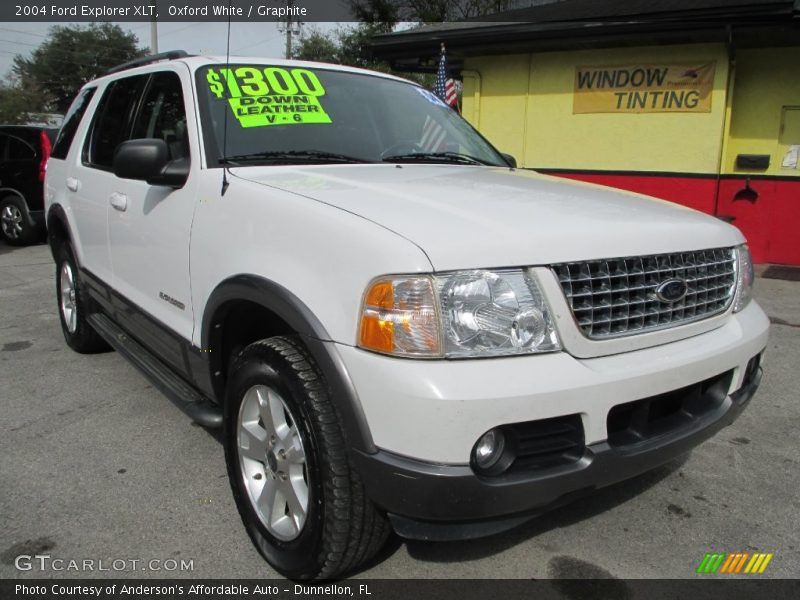 Oxford White / Graphite 2004 Ford Explorer XLT