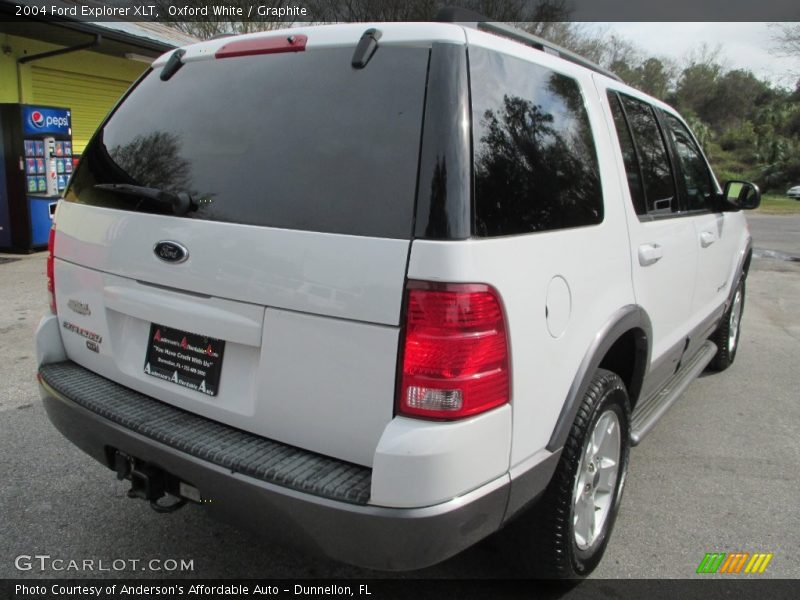 Oxford White / Graphite 2004 Ford Explorer XLT