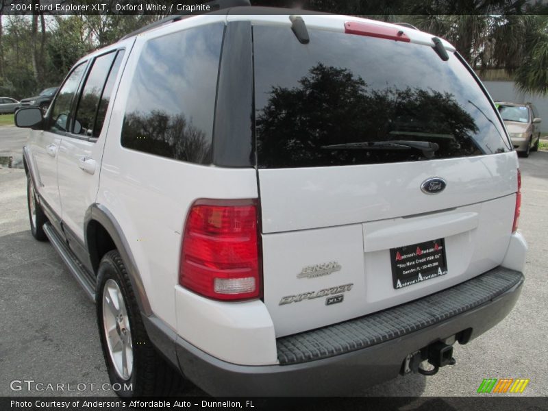 Oxford White / Graphite 2004 Ford Explorer XLT