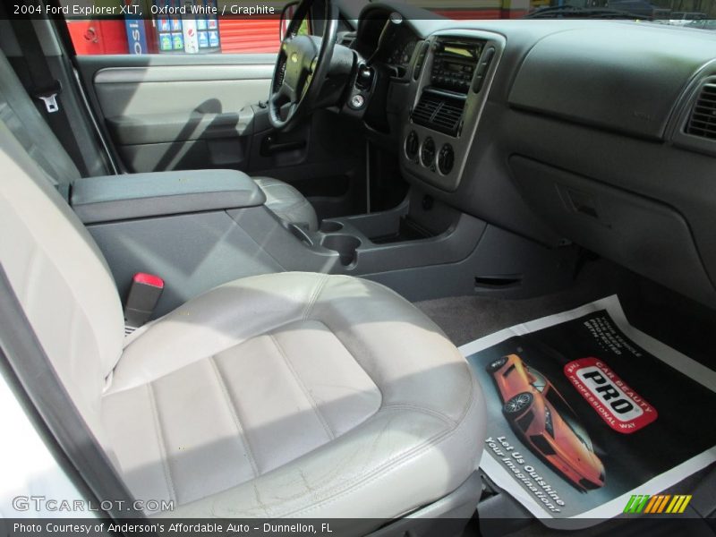 Oxford White / Graphite 2004 Ford Explorer XLT
