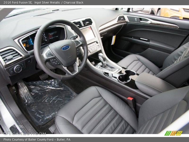 Ingot Silver Metallic / Charcoal Black 2016 Ford Fusion SE