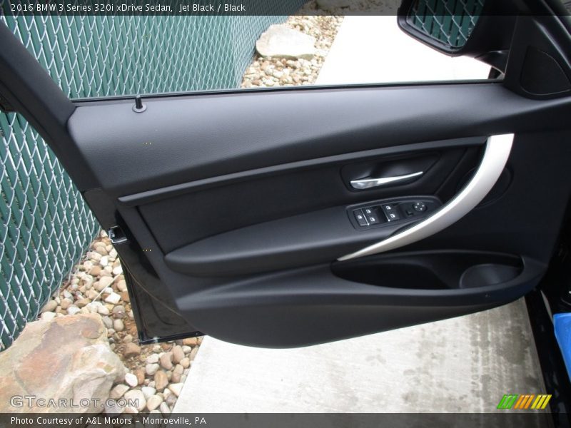 Jet Black / Black 2016 BMW 3 Series 320i xDrive Sedan