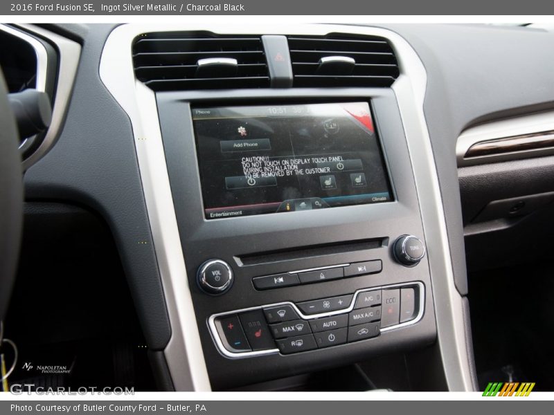 Ingot Silver Metallic / Charcoal Black 2016 Ford Fusion SE