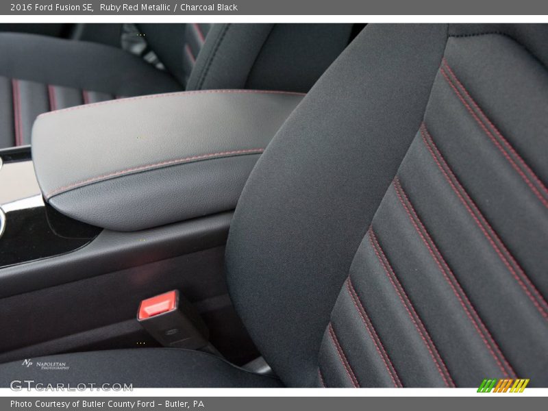 Ruby Red Metallic / Charcoal Black 2016 Ford Fusion SE