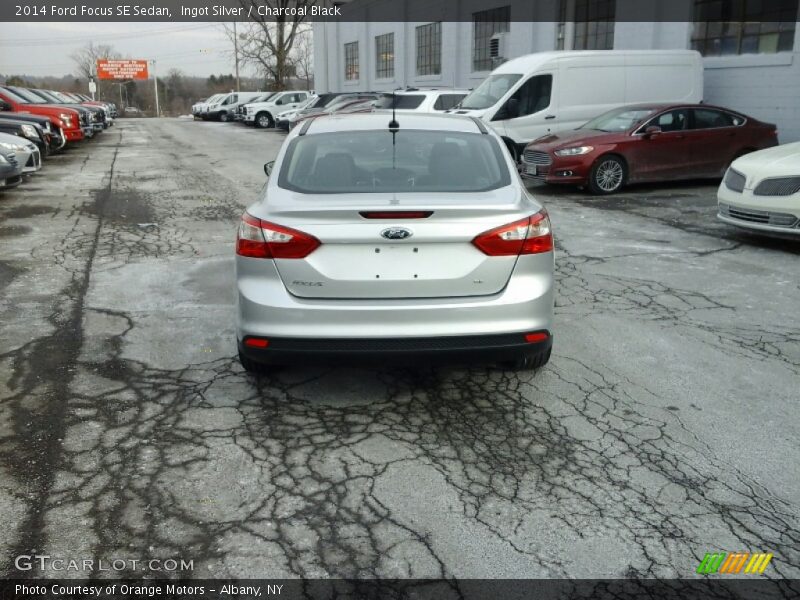 Ingot Silver / Charcoal Black 2014 Ford Focus SE Sedan