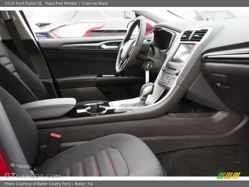 Ruby Red Metallic / Charcoal Black 2016 Ford Fusion SE