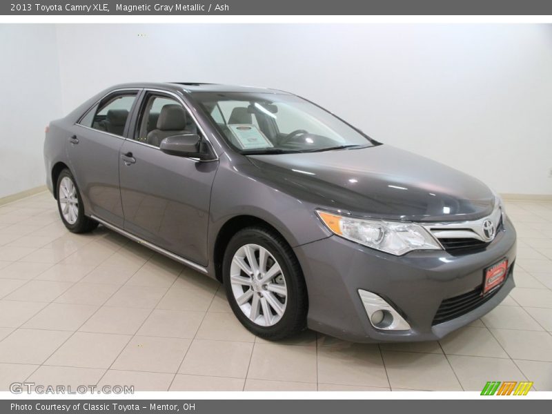 Magnetic Gray Metallic / Ash 2013 Toyota Camry XLE