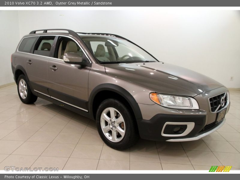 Front 3/4 View of 2010 XC70 3.2 AWD