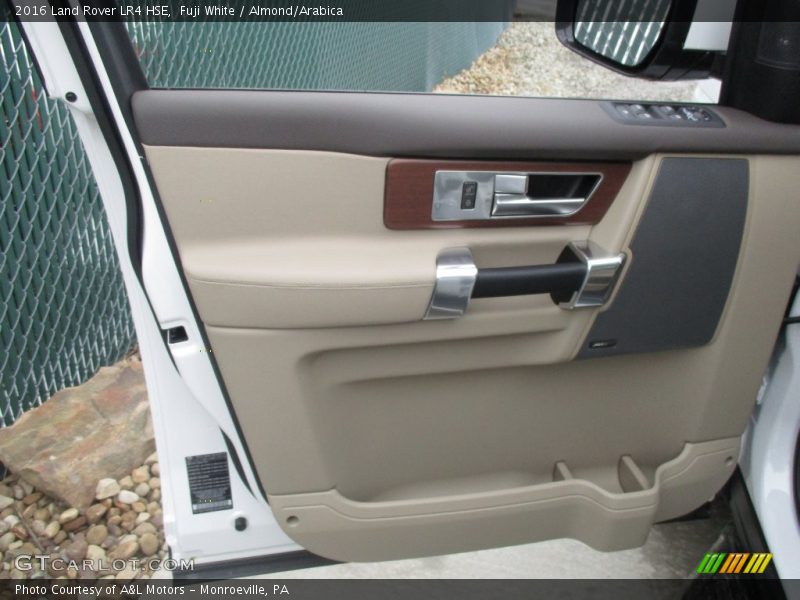 Fuji White / Almond/Arabica 2016 Land Rover LR4 HSE