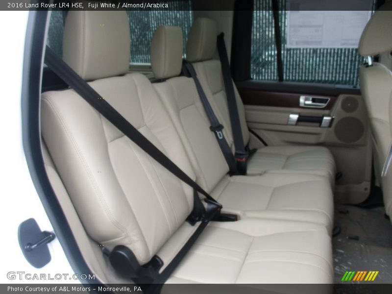 Fuji White / Almond/Arabica 2016 Land Rover LR4 HSE