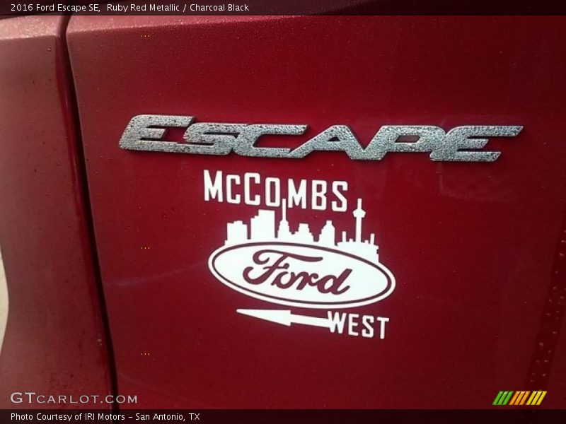 Ruby Red Metallic / Charcoal Black 2016 Ford Escape SE