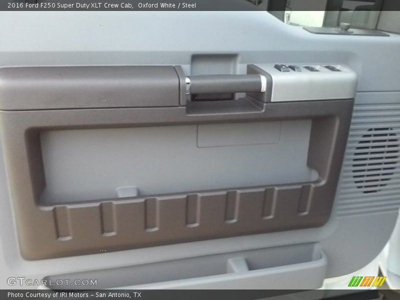 Oxford White / Steel 2016 Ford F250 Super Duty XLT Crew Cab