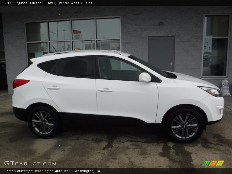 Winter White / Beige 2015 Hyundai Tucson SE AWD