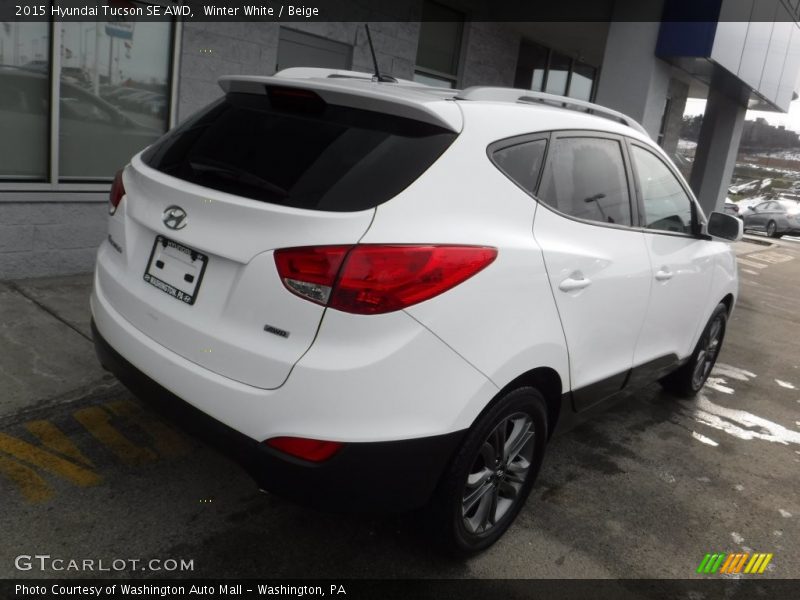 Winter White / Beige 2015 Hyundai Tucson SE AWD