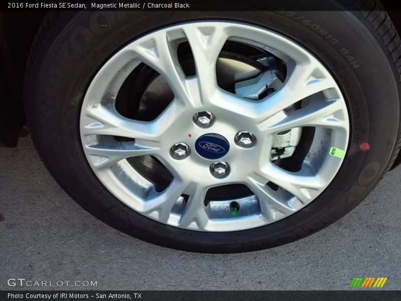 Magnetic Metallic / Charcoal Black 2016 Ford Fiesta SE Sedan