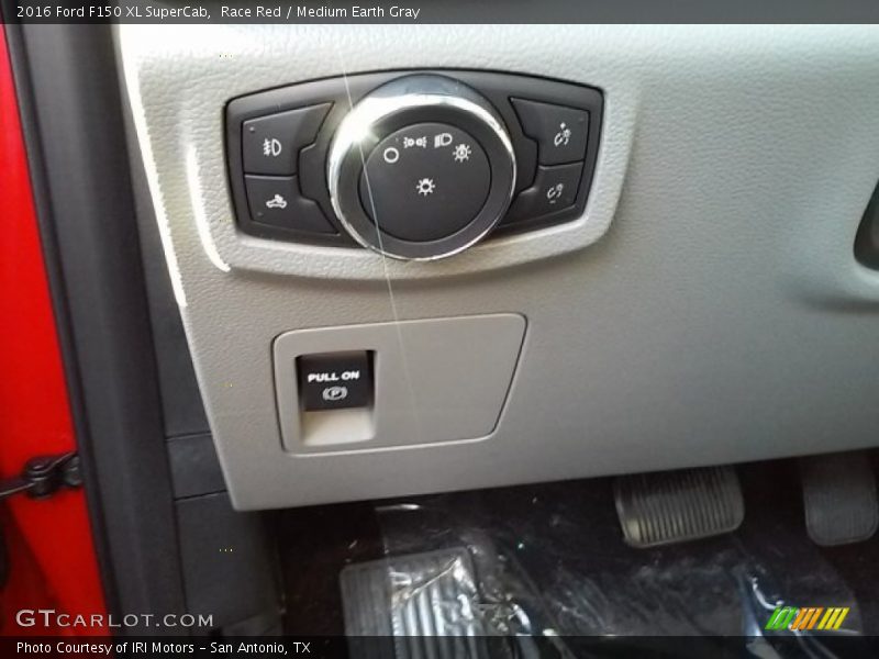 Race Red / Medium Earth Gray 2016 Ford F150 XL SuperCab
