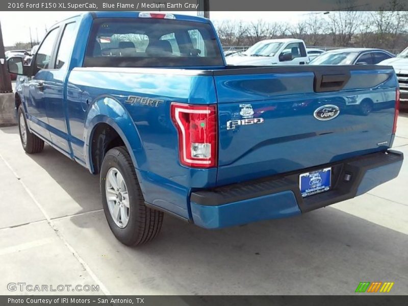 Blue Flame / Medium Earth Gray 2016 Ford F150 XL SuperCab