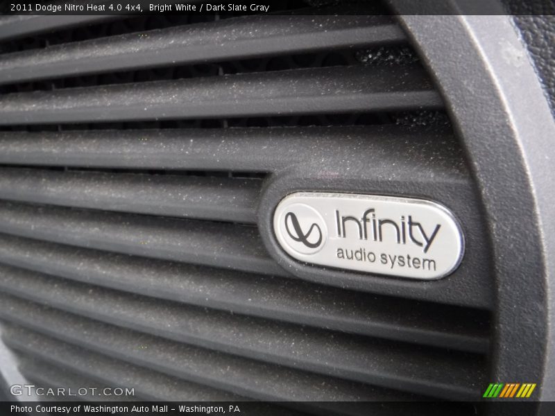 Bright White / Dark Slate Gray 2011 Dodge Nitro Heat 4.0 4x4