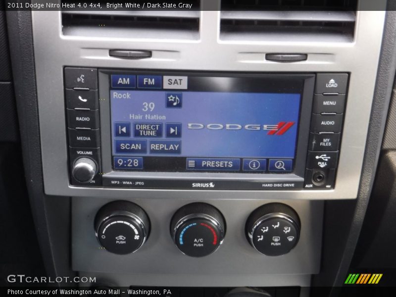 Bright White / Dark Slate Gray 2011 Dodge Nitro Heat 4.0 4x4