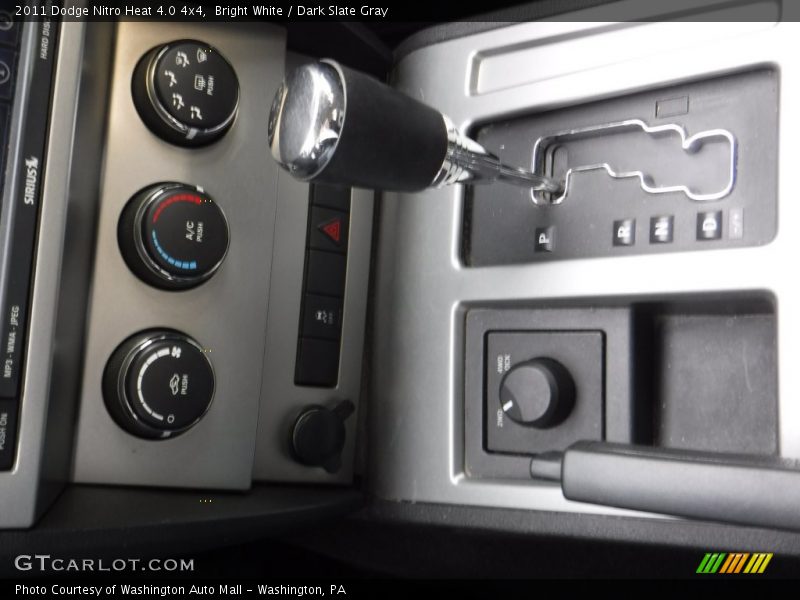 Bright White / Dark Slate Gray 2011 Dodge Nitro Heat 4.0 4x4