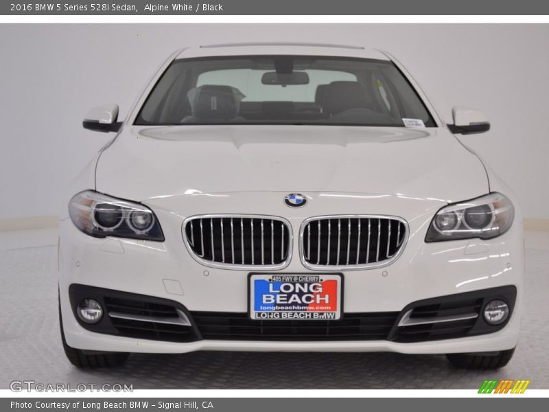 Alpine White / Black 2016 BMW 5 Series 528i Sedan