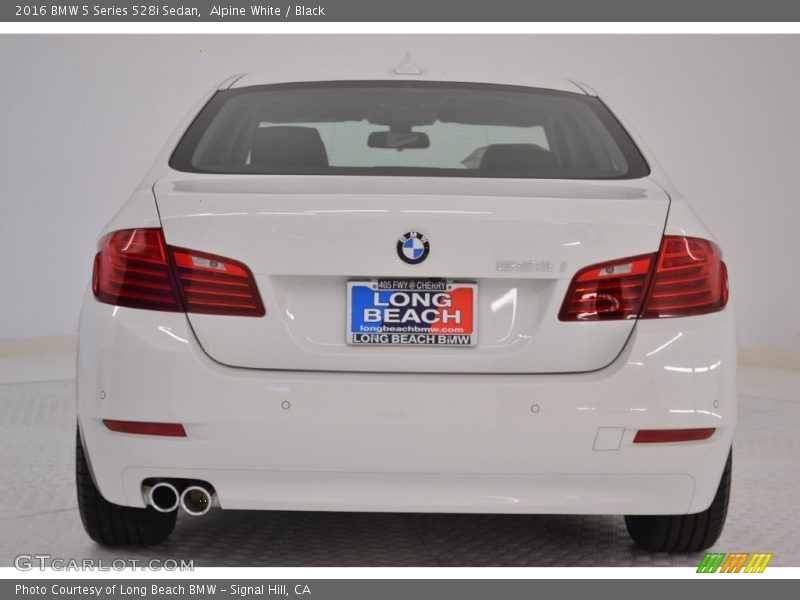 Alpine White / Black 2016 BMW 5 Series 528i Sedan