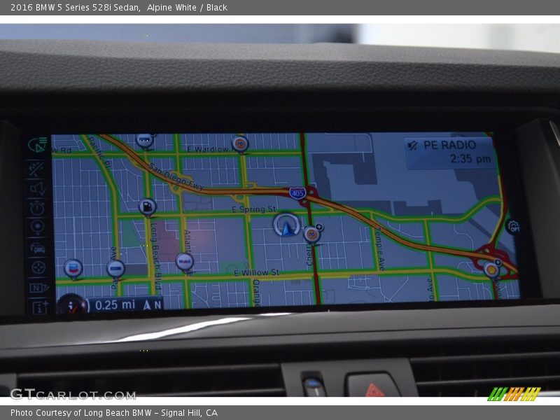 Alpine White / Black 2016 BMW 5 Series 528i Sedan