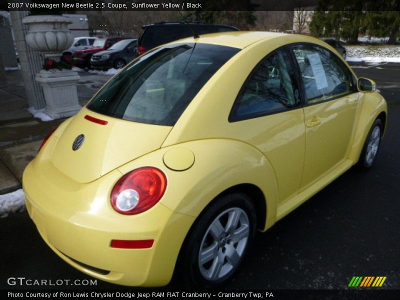 Sunflower Yellow / Black 2007 Volkswagen New Beetle 2.5 Coupe