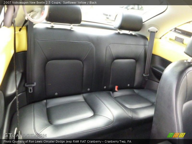 Sunflower Yellow / Black 2007 Volkswagen New Beetle 2.5 Coupe