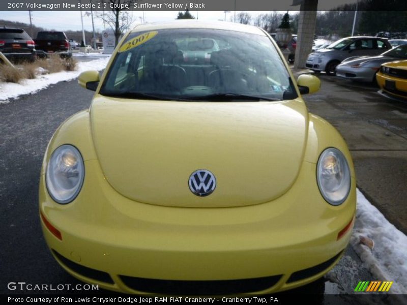 Sunflower Yellow / Black 2007 Volkswagen New Beetle 2.5 Coupe