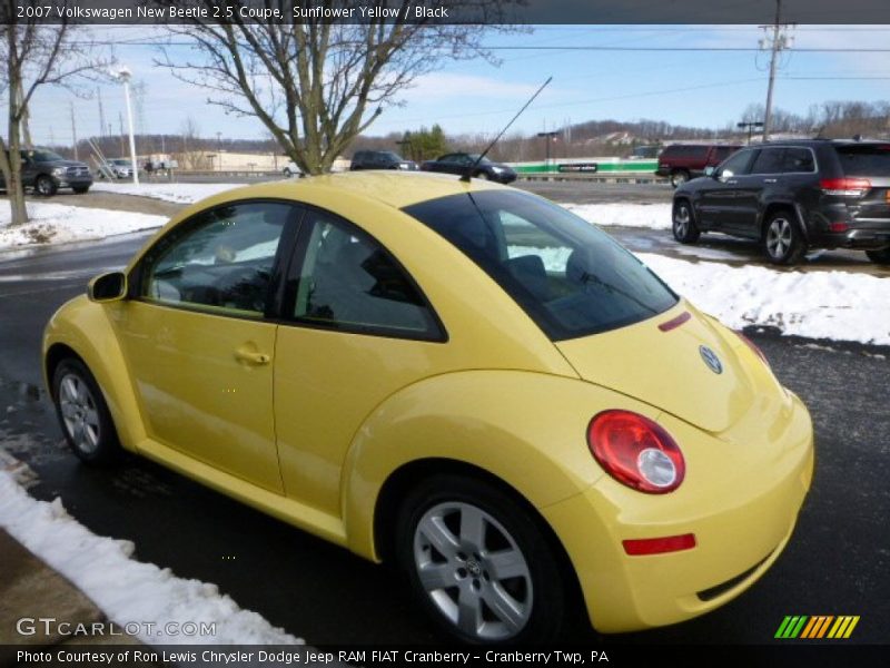 Sunflower Yellow / Black 2007 Volkswagen New Beetle 2.5 Coupe