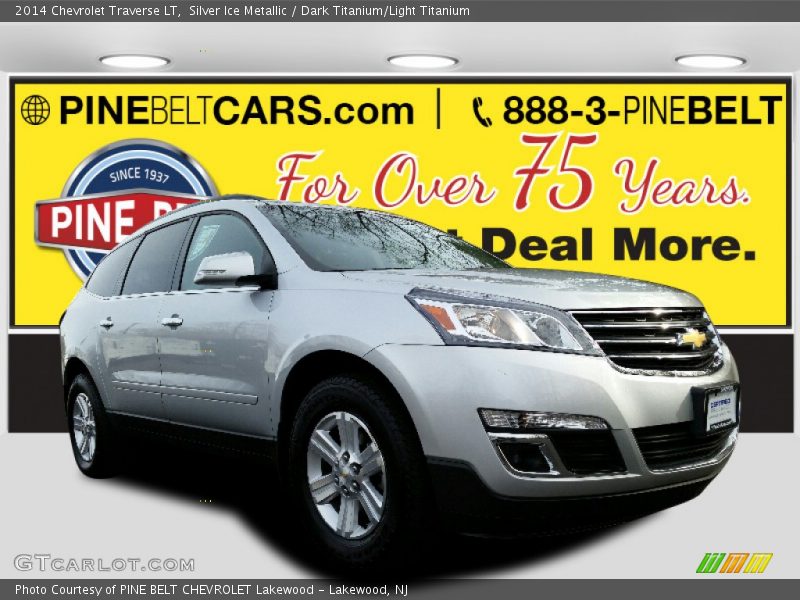 Silver Ice Metallic / Dark Titanium/Light Titanium 2014 Chevrolet Traverse LT
