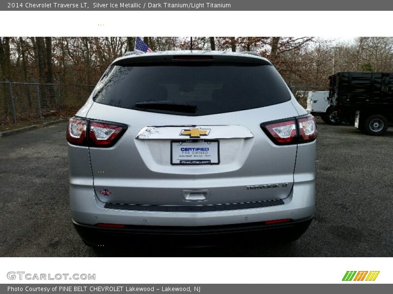 Silver Ice Metallic / Dark Titanium/Light Titanium 2014 Chevrolet Traverse LT