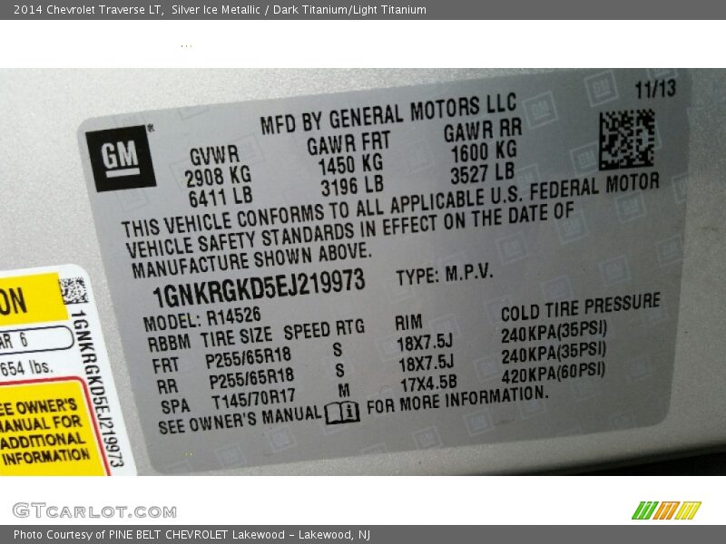 Silver Ice Metallic / Dark Titanium/Light Titanium 2014 Chevrolet Traverse LT