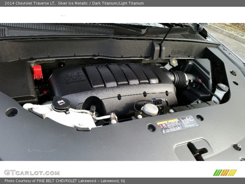Silver Ice Metallic / Dark Titanium/Light Titanium 2014 Chevrolet Traverse LT