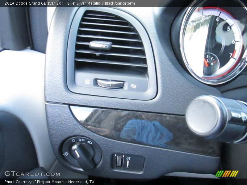 Billet Silver Metallic / Black/Sandstorm 2014 Dodge Grand Caravan SXT