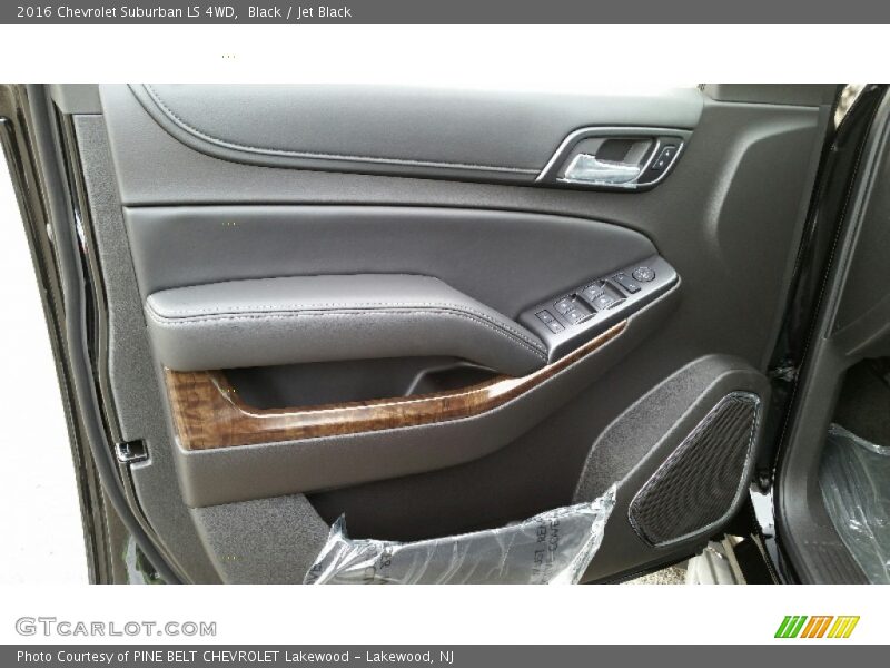 Black / Jet Black 2016 Chevrolet Suburban LS 4WD