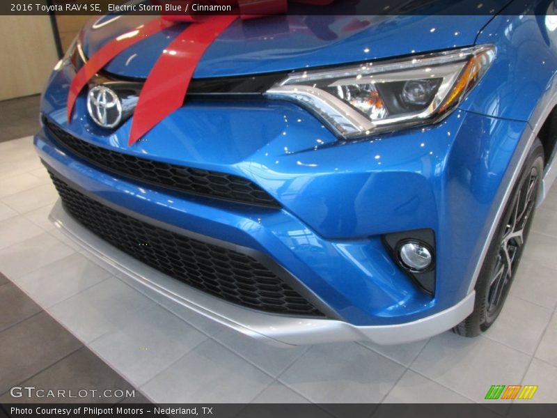 Electric Storm Blue / Cinnamon 2016 Toyota RAV4 SE