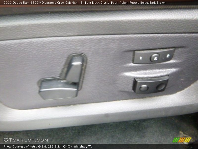 Brilliant Black Crystal Pearl / Light Pebble Beige/Bark Brown 2011 Dodge Ram 2500 HD Laramie Crew Cab 4x4