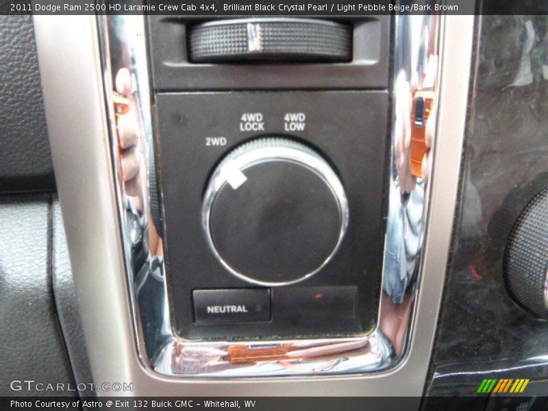 Brilliant Black Crystal Pearl / Light Pebble Beige/Bark Brown 2011 Dodge Ram 2500 HD Laramie Crew Cab 4x4